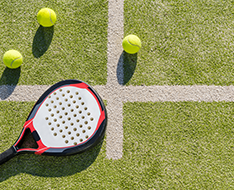 Paddel- und Tennisausrüstung